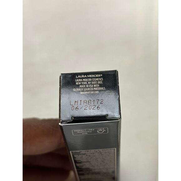 Laura Mercier Tinted Moisturizer Natural Dewy SPF 30 Sunscreen NIB 5N Clay - Picture 7 of 8